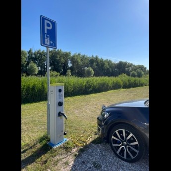 Laadpaal algemene parkeerplaats.jpg